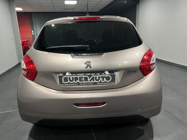 PEUGEOT 208 1.4 8V HDi 68CV 5p. Allure