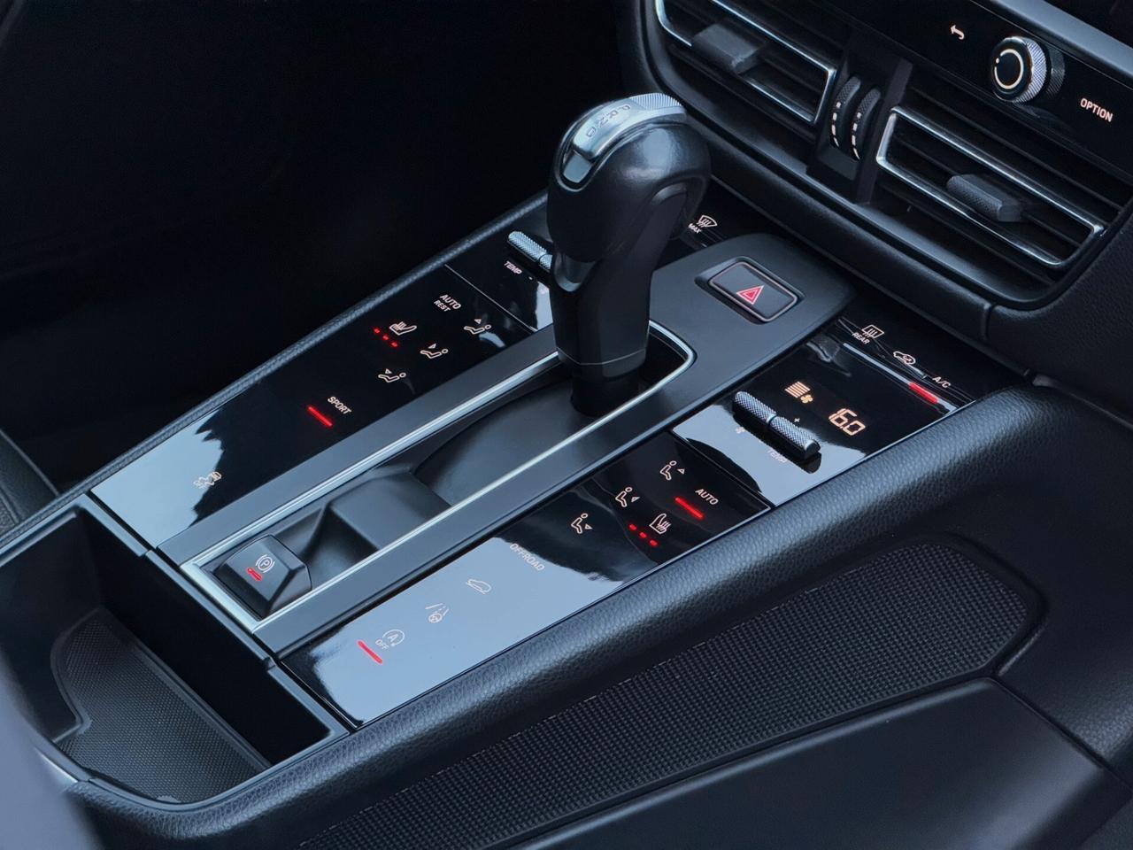 Porsche Macan 2.0 Turbo Benzina 265CV PDK TETTO