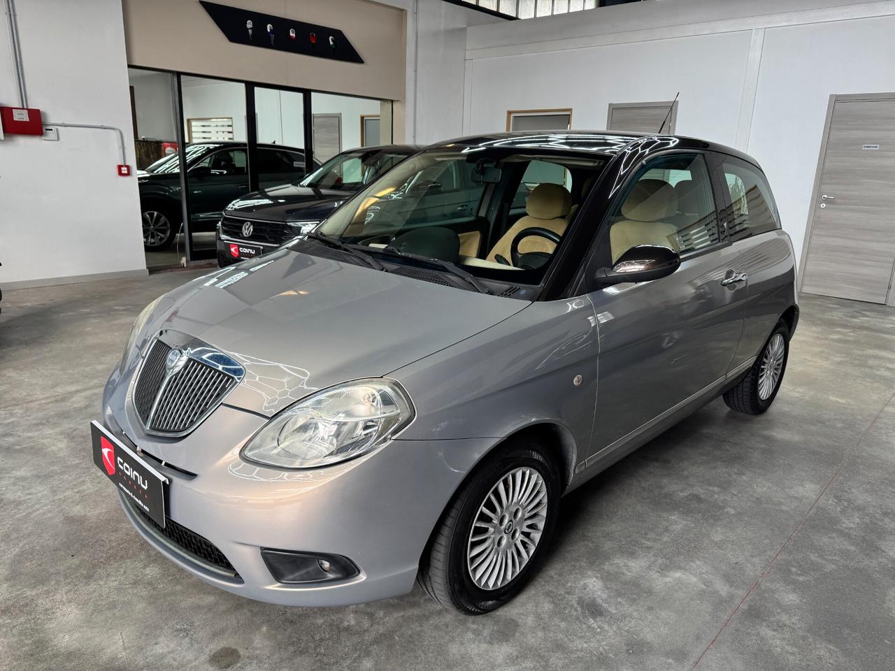 Lancia Ypsilon 1.3 MJT 75 CV Oro