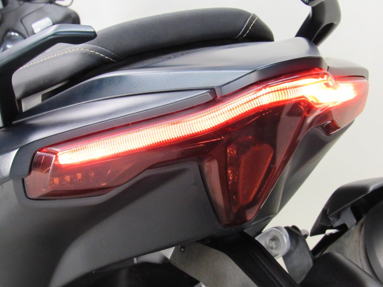 Yamaha TMAX 560 ABS TECHMAX DARK PTEROL