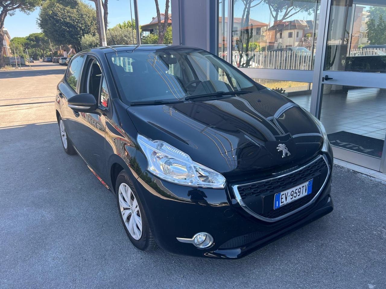Peugeot 208 1.4 HDi 68 CV 5 porte Active 2014