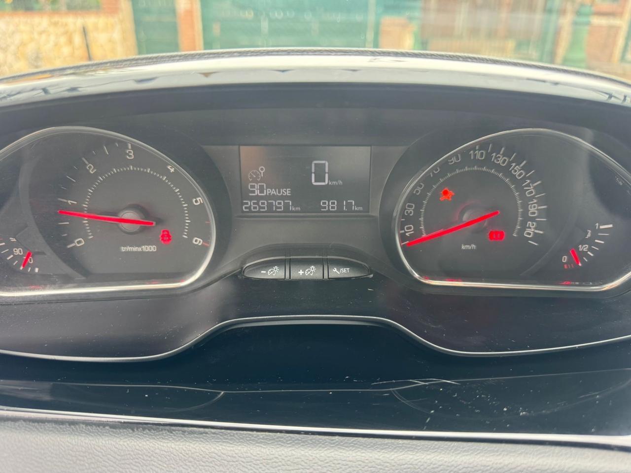 Peugeot 208 1.4 HDi 68 CV 5 porte Access