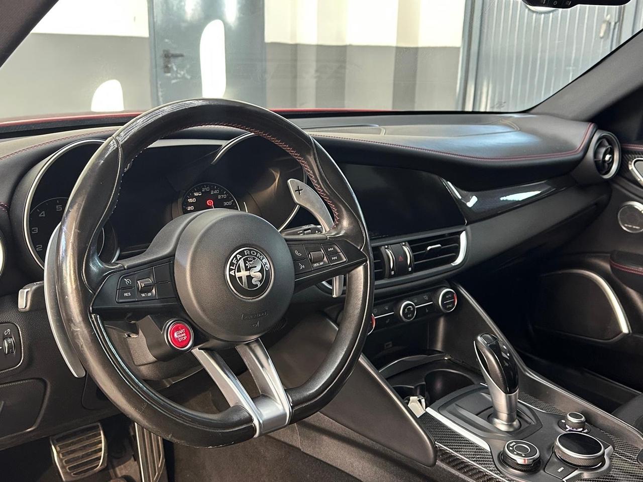 Alfa Romeo Giulia 2.9 V6 Bi-Turbo AT8 Quadrifoglio