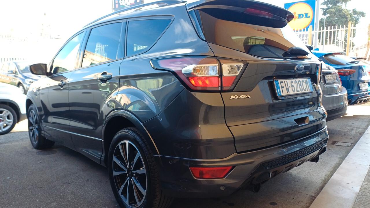 Ford Kuga 1.5 TDCI 120 CV S&S 2WD ST-Line