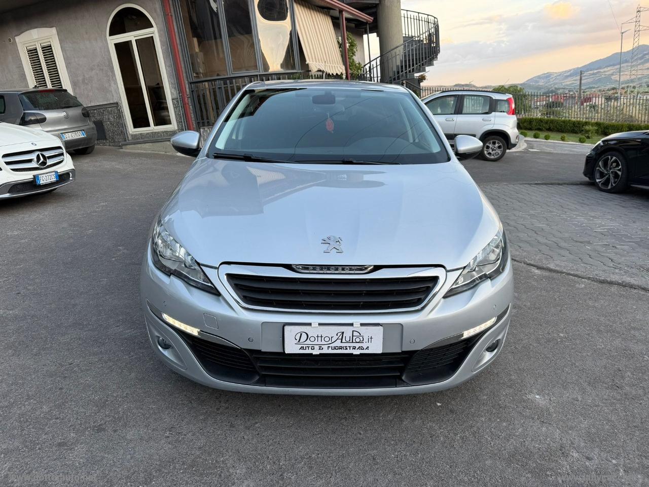 PEUGEOT 308 BlueHDi 120 S&S Allure