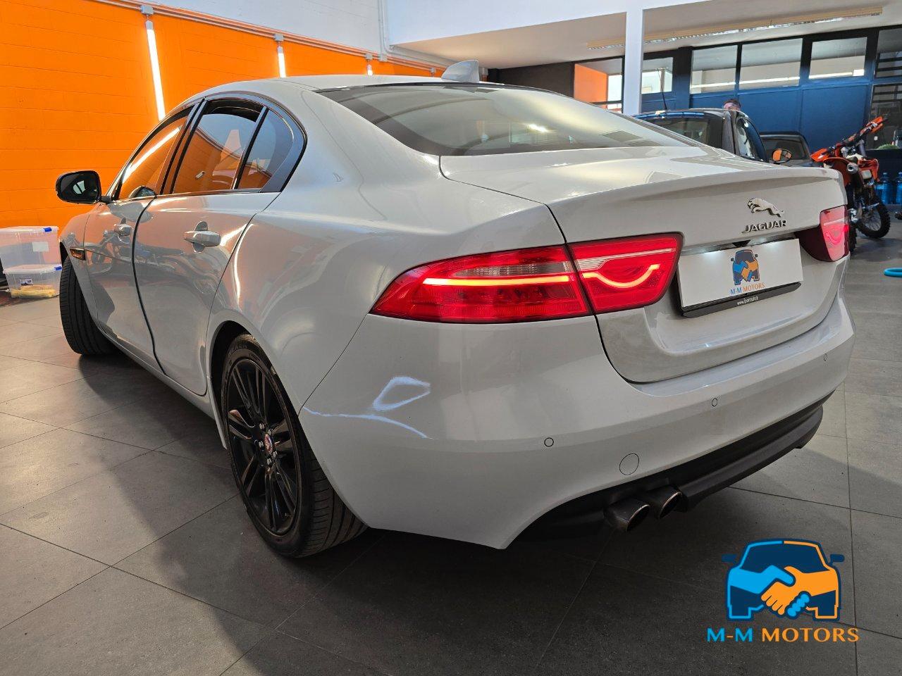 Jaguar XE Berlina XE 2.0d Prestige awd 180cv auto