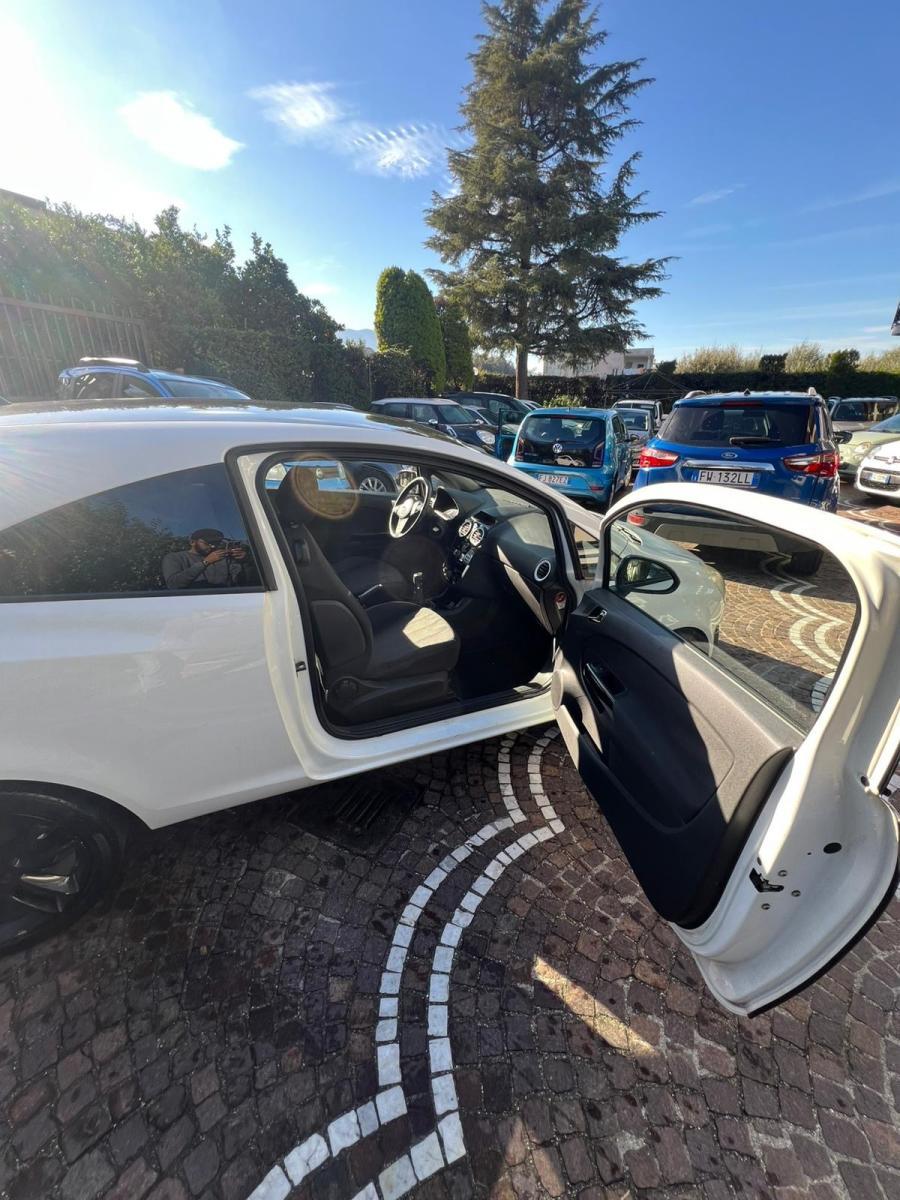 OPEL Corsa 1.2 16V 3 porte B-color