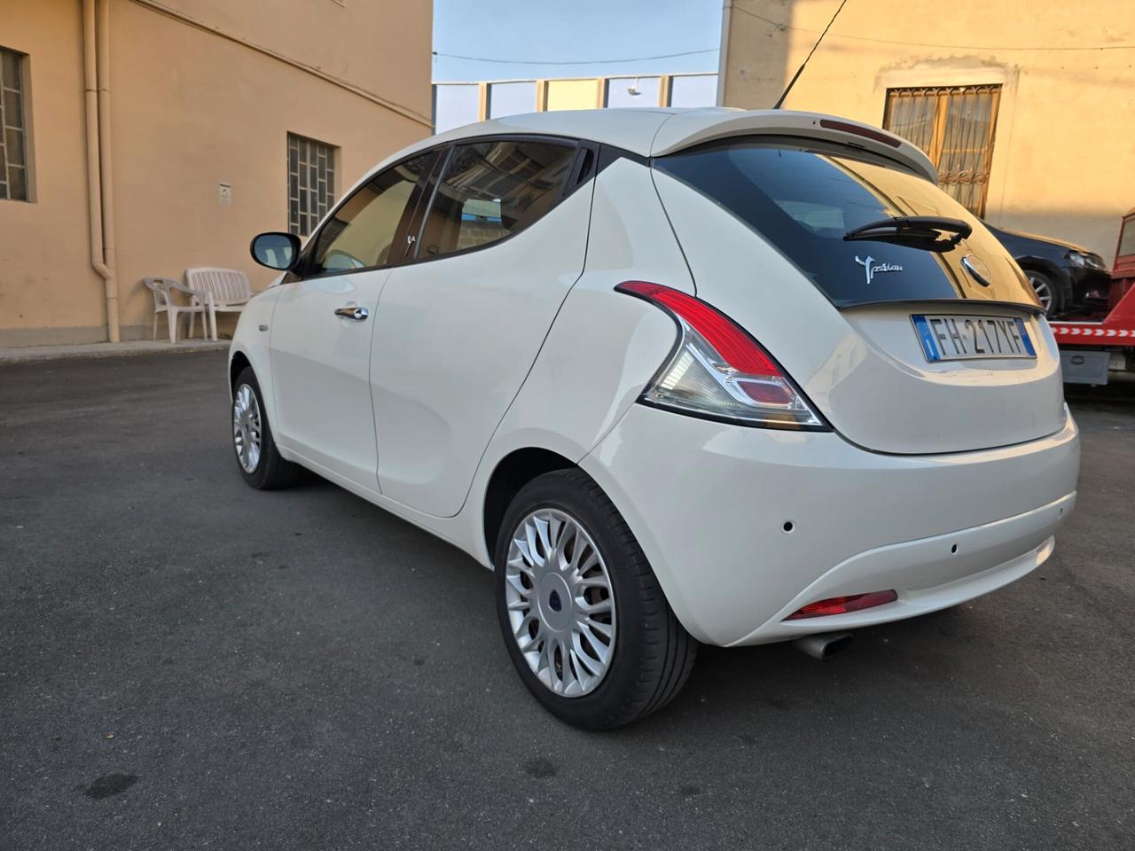 Lancia Ypsilon 1.2 69 CV 5 porte Platinum perfetta possibilita 12 mesi garanzia