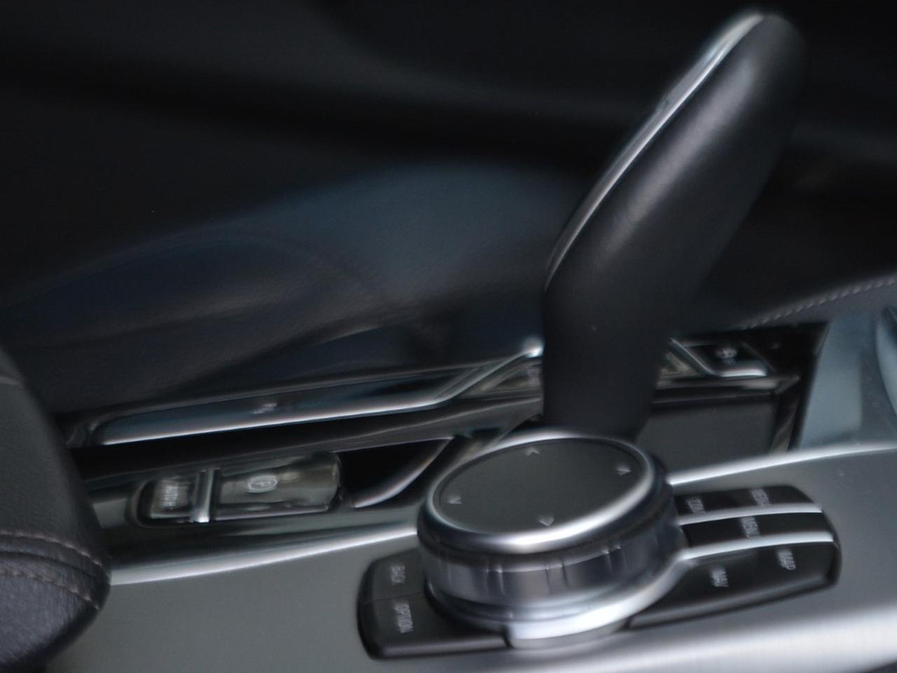 BMW Serie 5 touring 518d mild hybrid 48v luxury steptronic