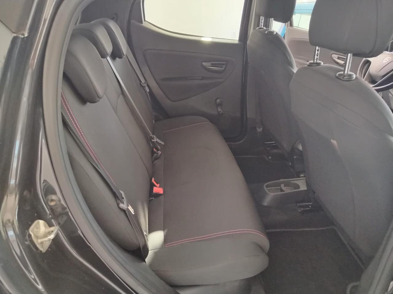 Lancia Ypsilon 1.2 69 CV 5 porte Elefantino