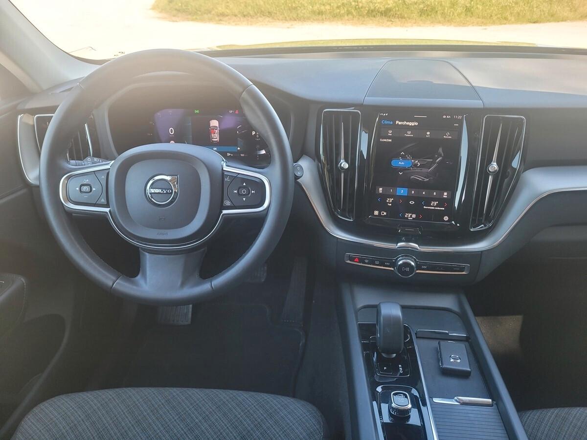 Volvo XC 60 B4 (d) AWD automatico Core