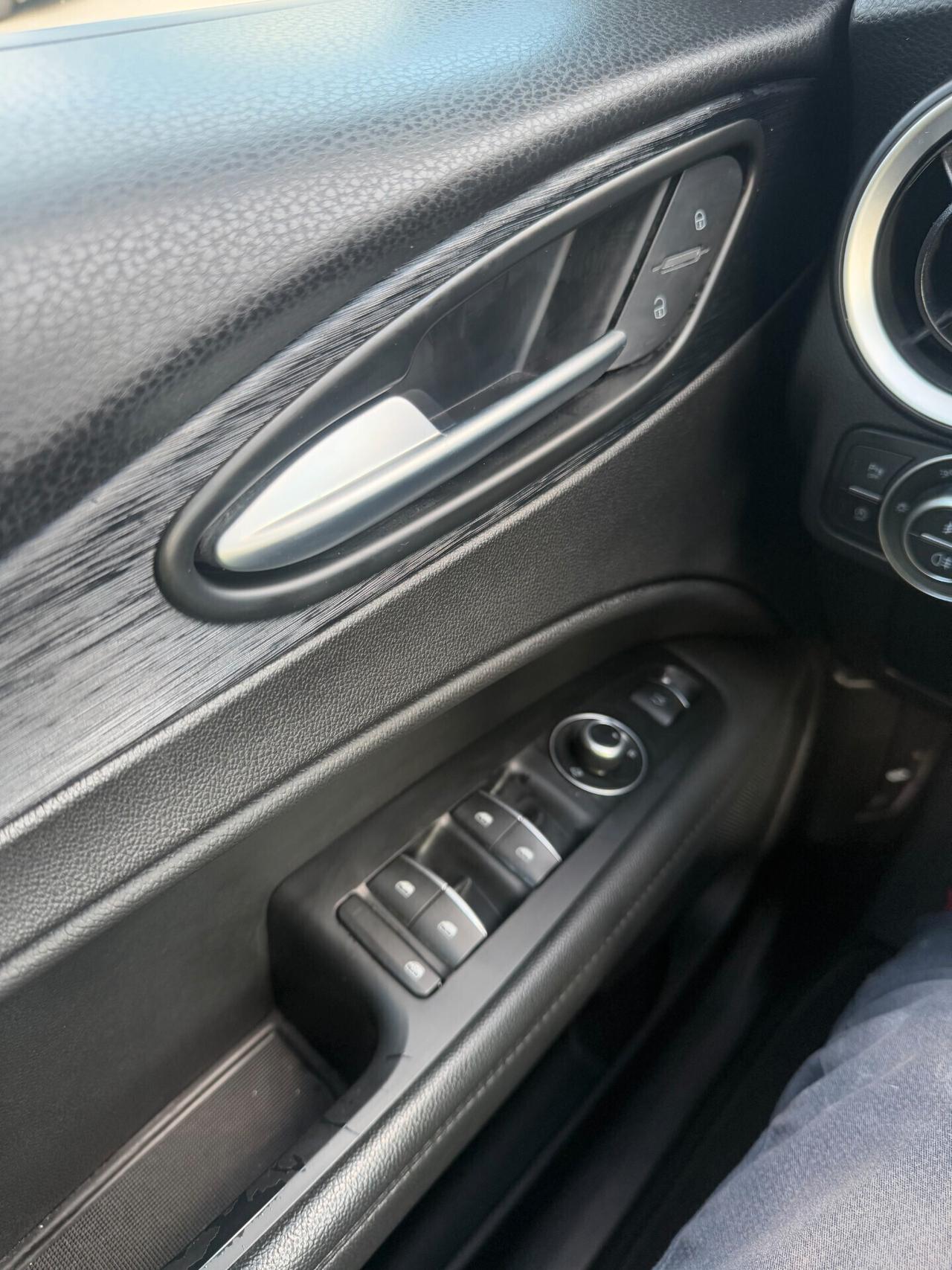 Alfa Romeo Stelvio 2.2 Turbodiesel 160 CV AT8 RWD Super Business