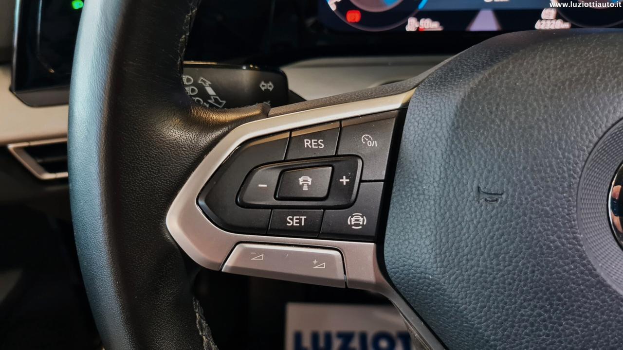 Volkswagen Golf 8 1.5 TGI LIFE
