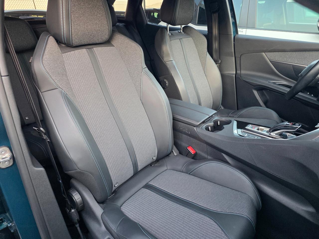 Peugeot 3008 BlueHDi 130 S&S EAT8 Allure Pack