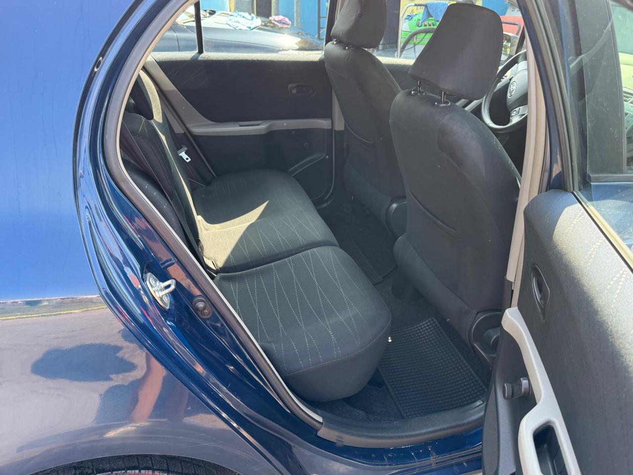 Toyota Yaris 1.0 5 porte