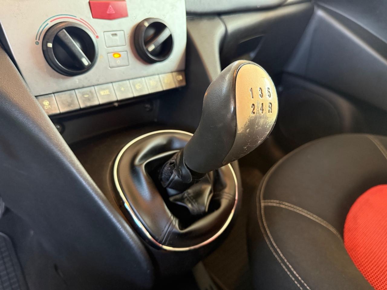Lancia Ypsilon 1.3 Multijet 16V Momo Design