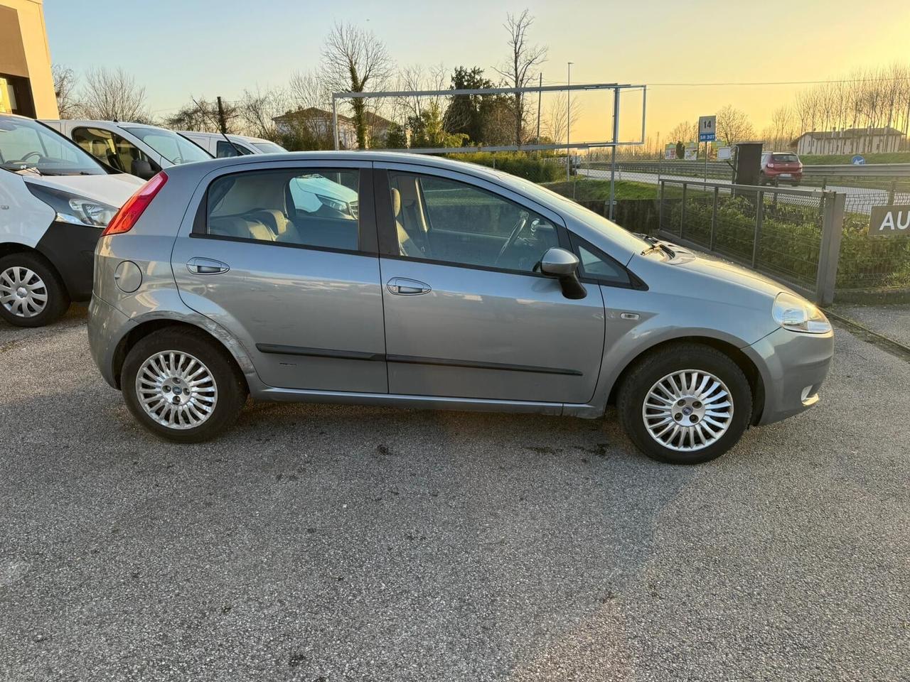 Fiat Grande Punto NEOPATENTATI 5 porte Dynamic