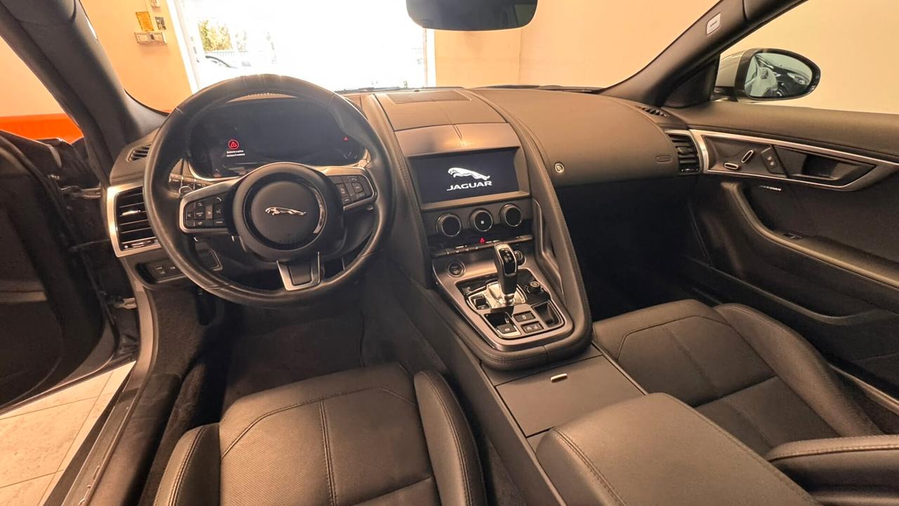 Jaguar F-Type 2.0 aut. Coupé R-Dynamic Black