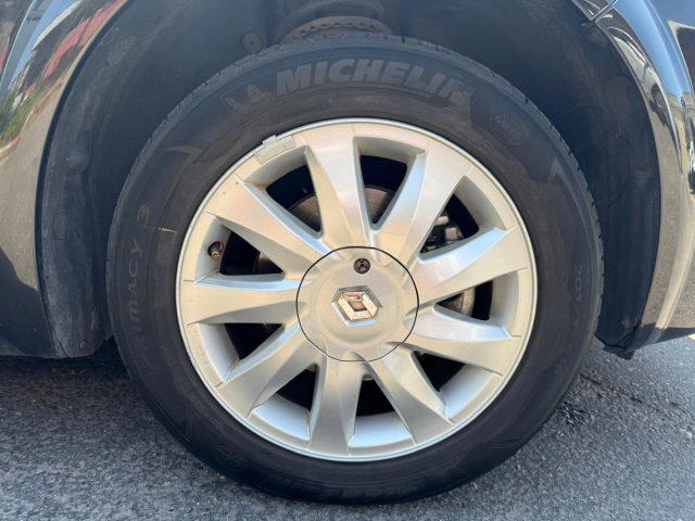 RENAULT Megane Mégane C-C 1.6 16V Dynamique