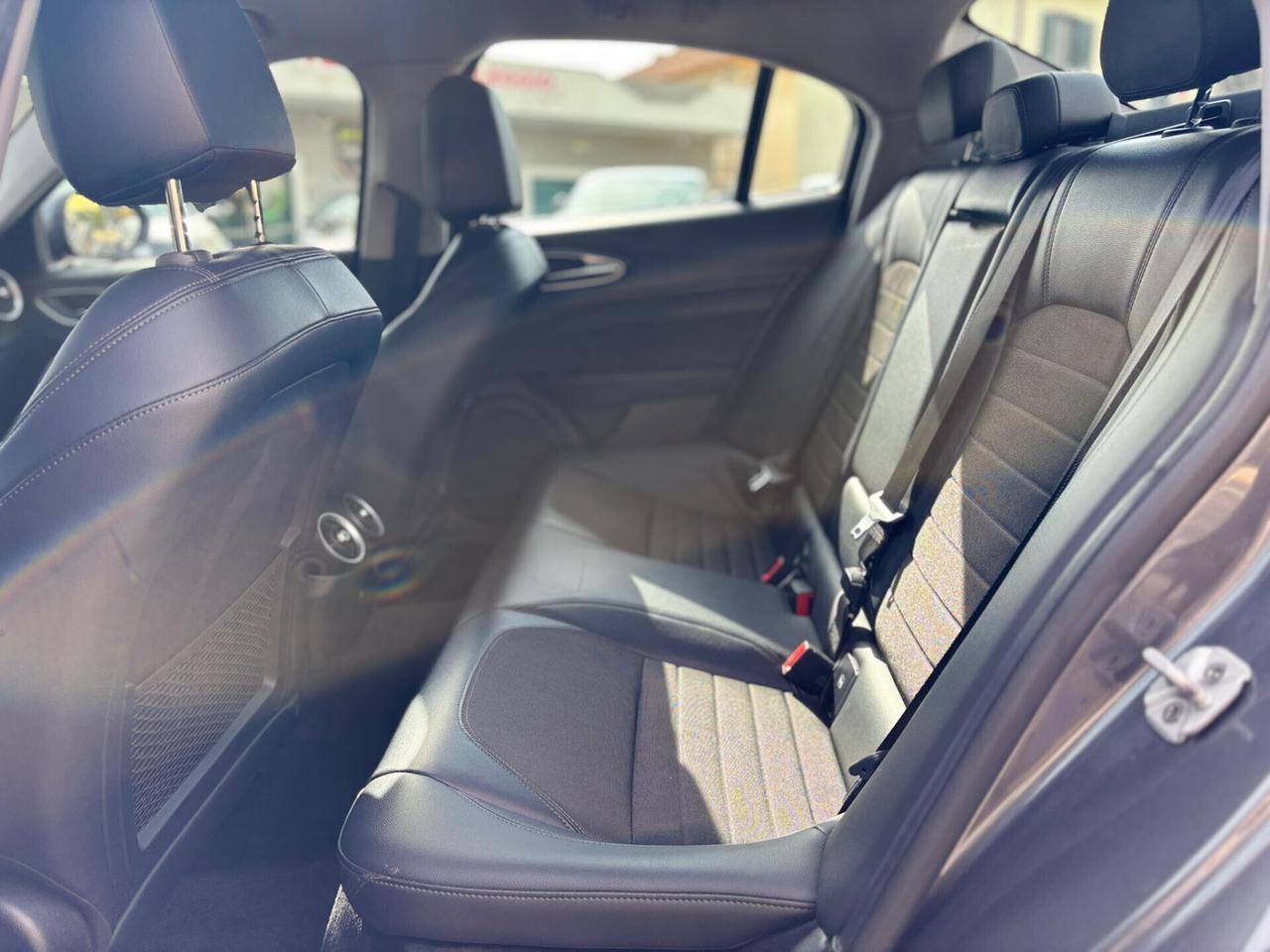 Alfa Romeo Giulia 2.2JTDM 180CV Executiv AUTOM NAV