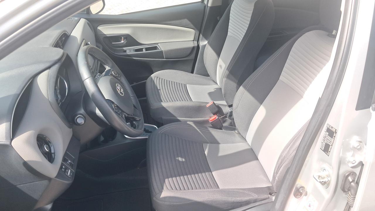 Toyota Yaris 1.5 Hybrid 5 porte Business
