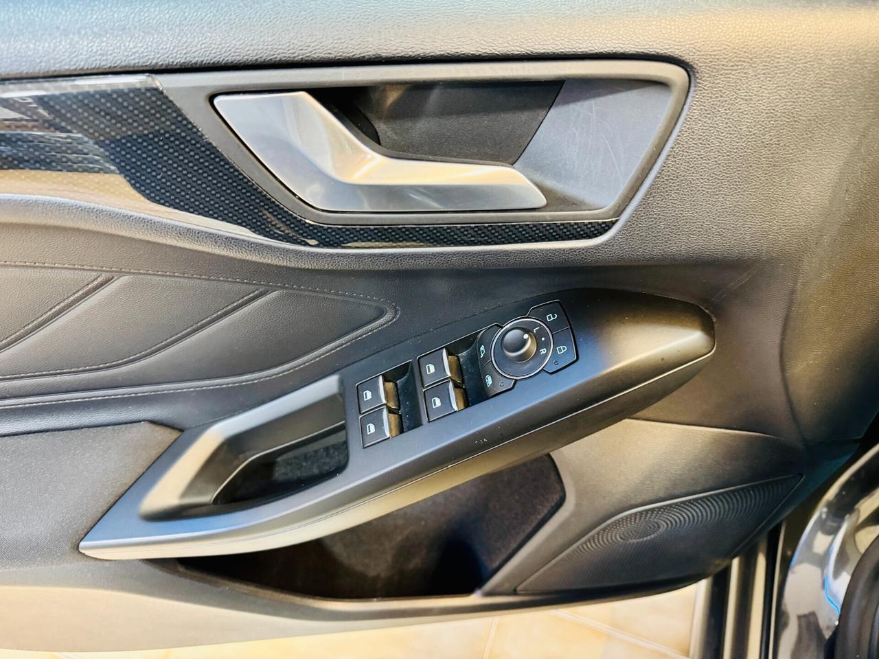 Ford Focus 1.5 Diesel 120 CV 5p. ST-Line / Autom