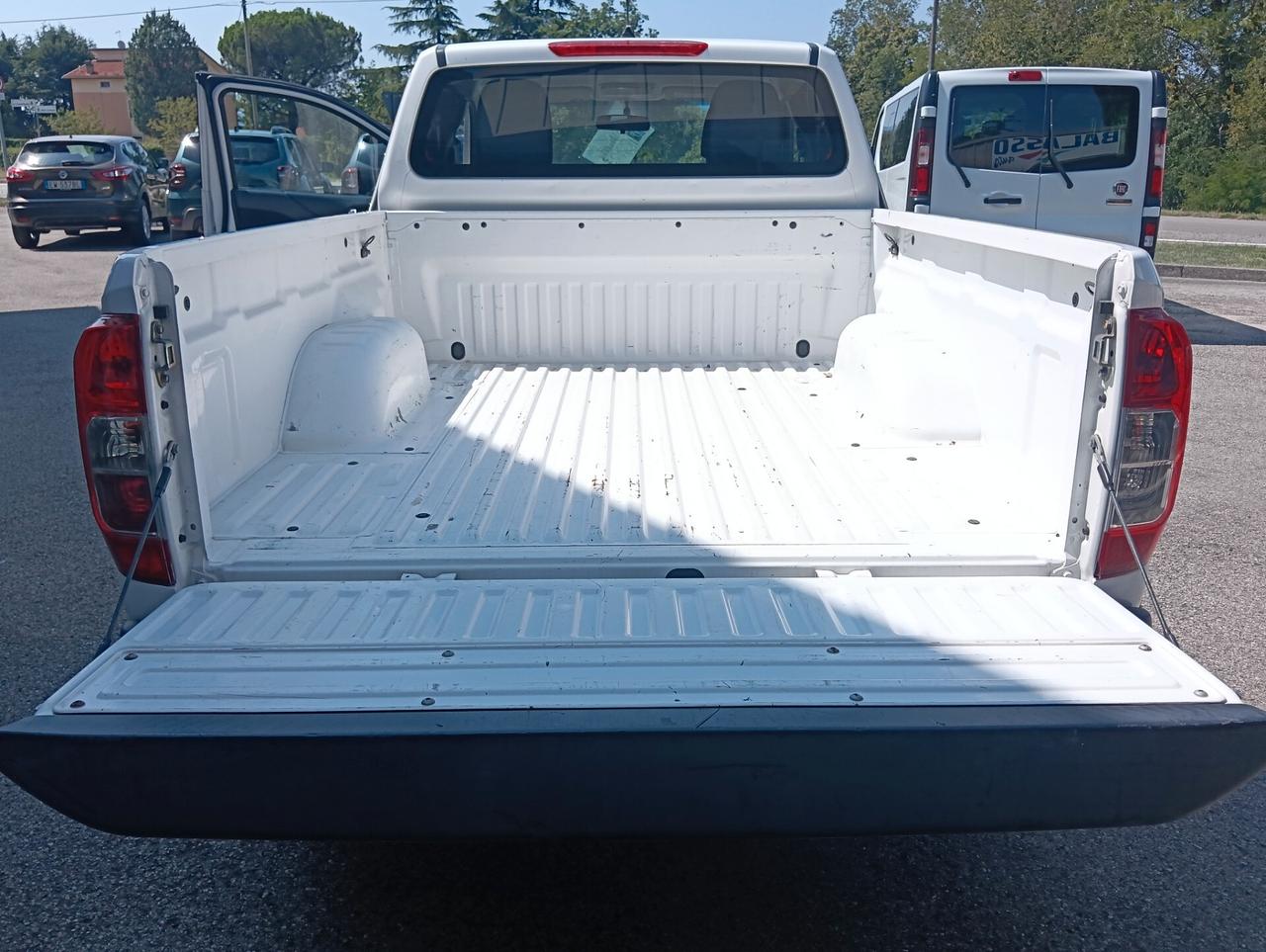 Nissan Navara 2.5 dCi 190CV 4 porte Double Cab Sport