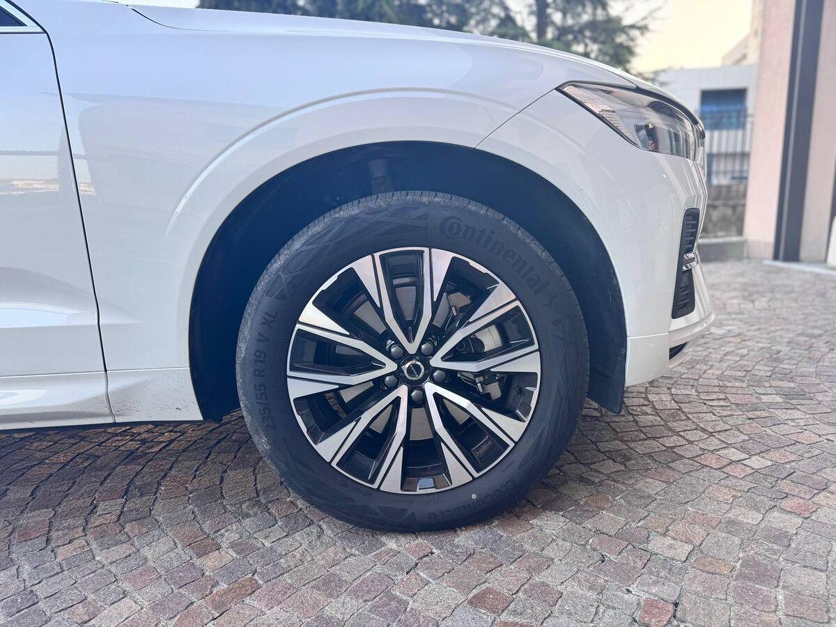Volvo XC60 2.0 b4 Core awd auto