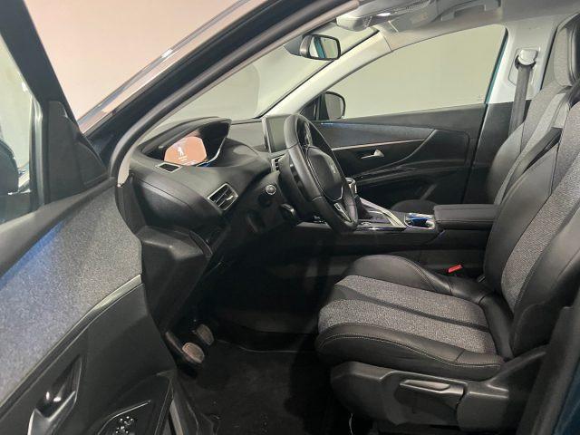 PEUGEOT 5008 BlueHDi 130 S&S Allure