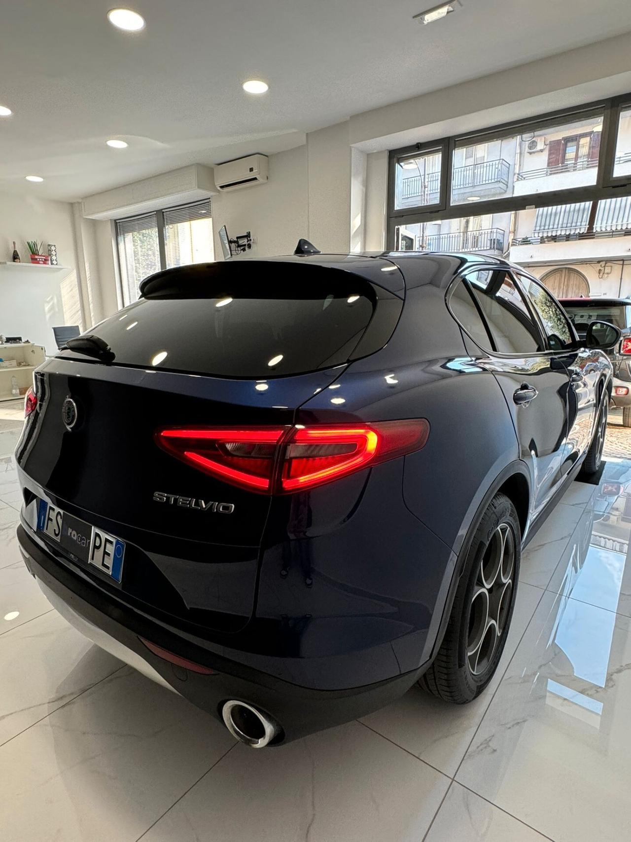 Alfa Romeo Stelvio 2.2 Turbodiesel 190 CV AT8 RWD Super