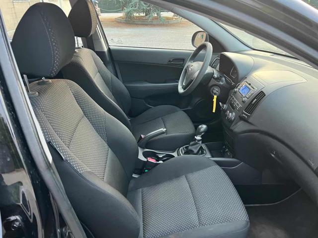 HYUNDAI i30 CW 1.6 CRDi 90CV 6m senza nessun lavoro da fare