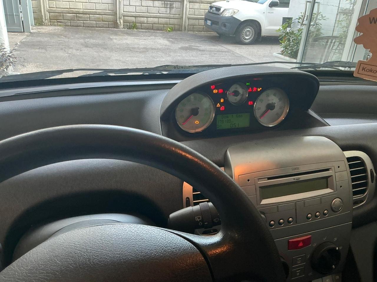 Lancia Ypsilon 1.4 Argento