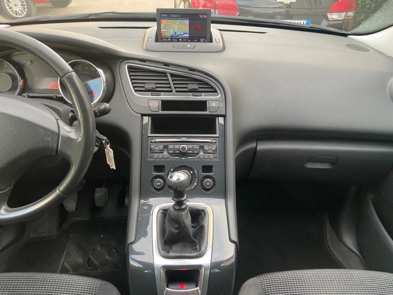 Peugeot 5008 1.6 HDi 115CV accessoriata