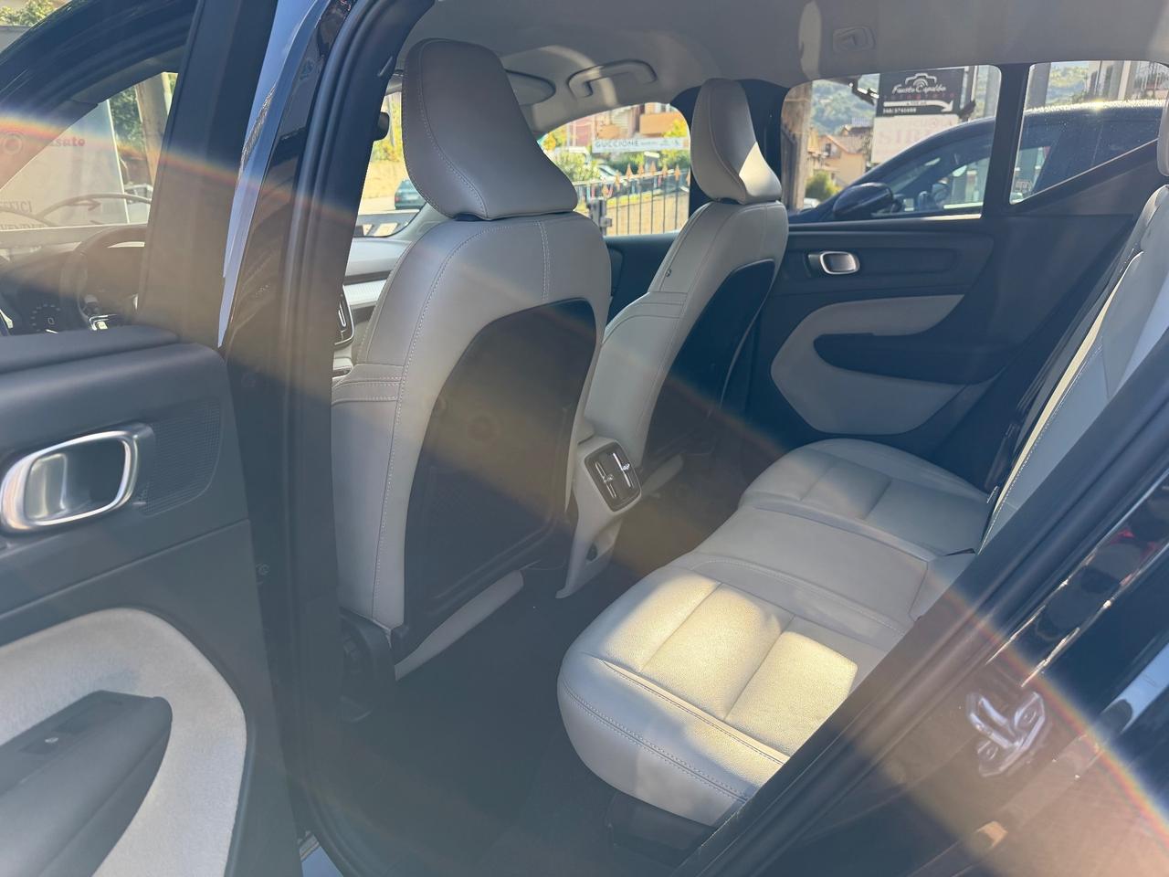 Volvo XC40 D3 AWD Geartronic Momentum Pro