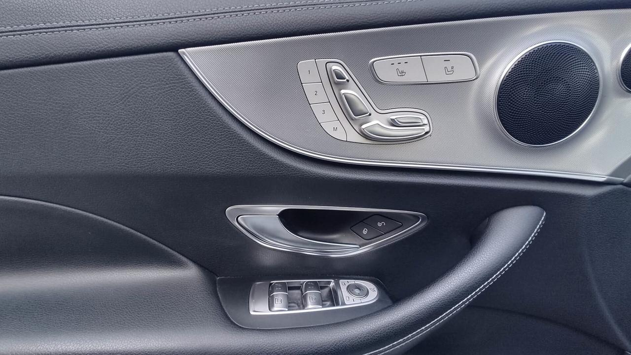 Mercedes-benz E 220 d Auto Premium AMG Coupé