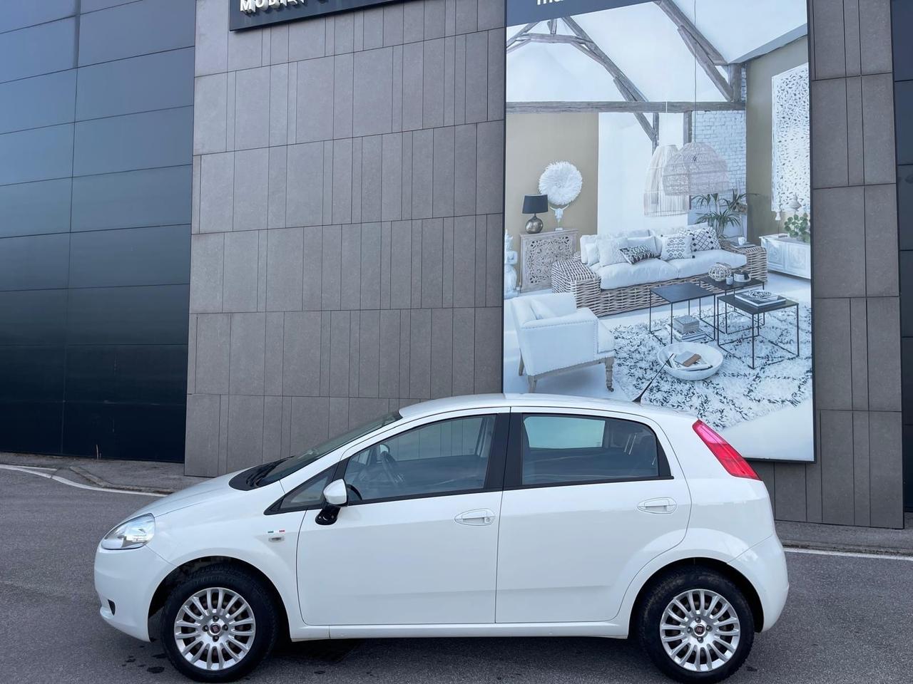 Fiat Grande Punto 1.4 5P Fun 57 kw