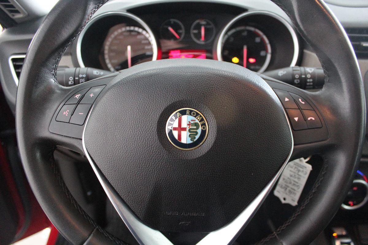 ALFA ROMEO - Giulietta - 1.6 JTDm-2 105 CV Distinctive