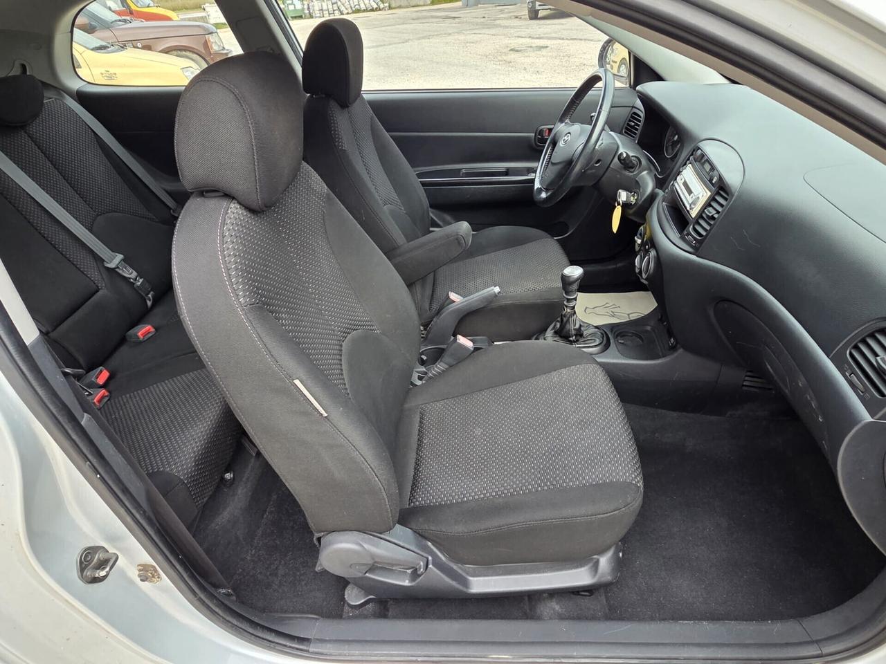 Hyundai Accent 1.4 DYNAMIC METANO -soli km 65.000-