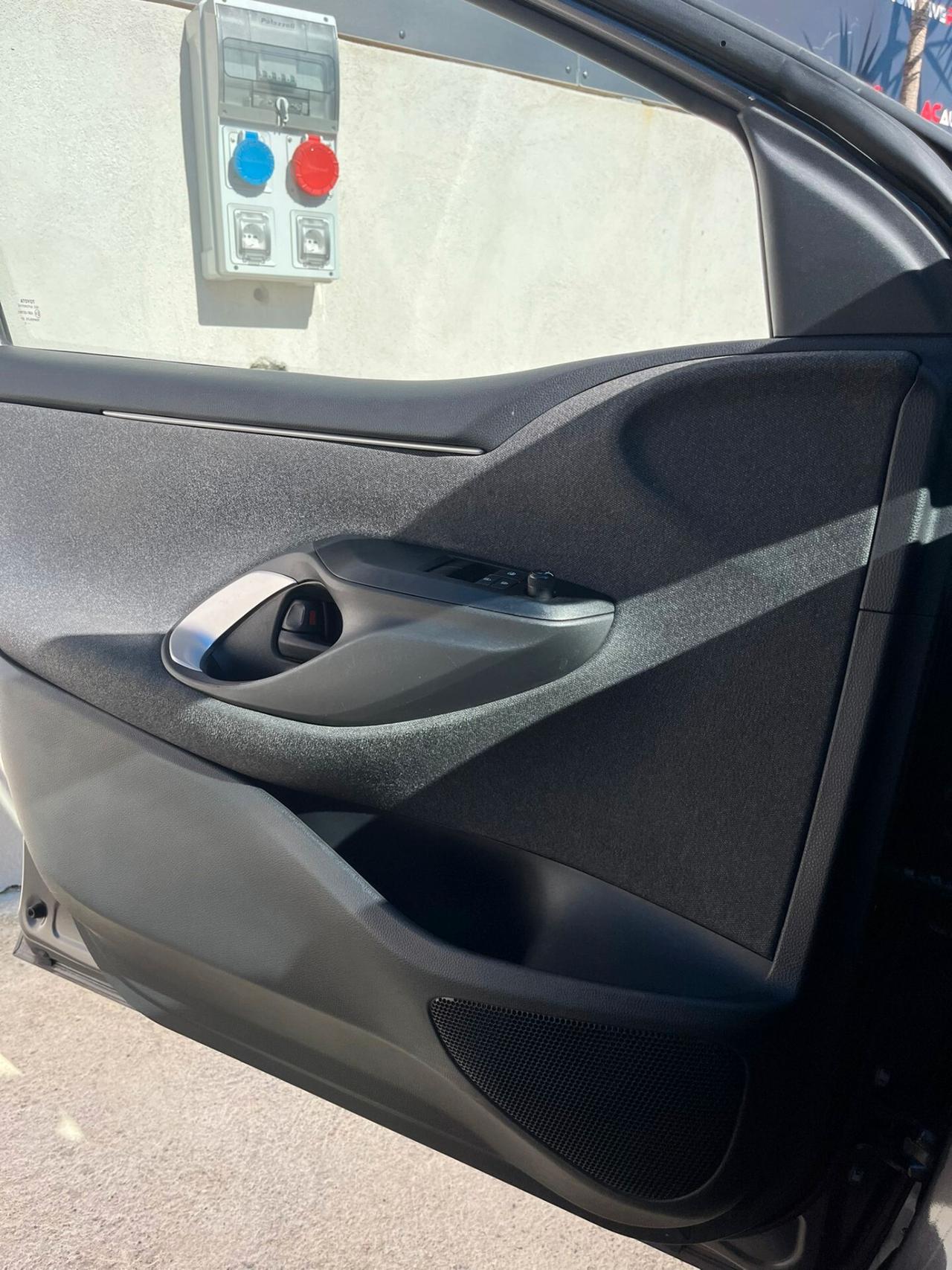 Toyota Yaris 1.5 Hybrid 5 porte Business