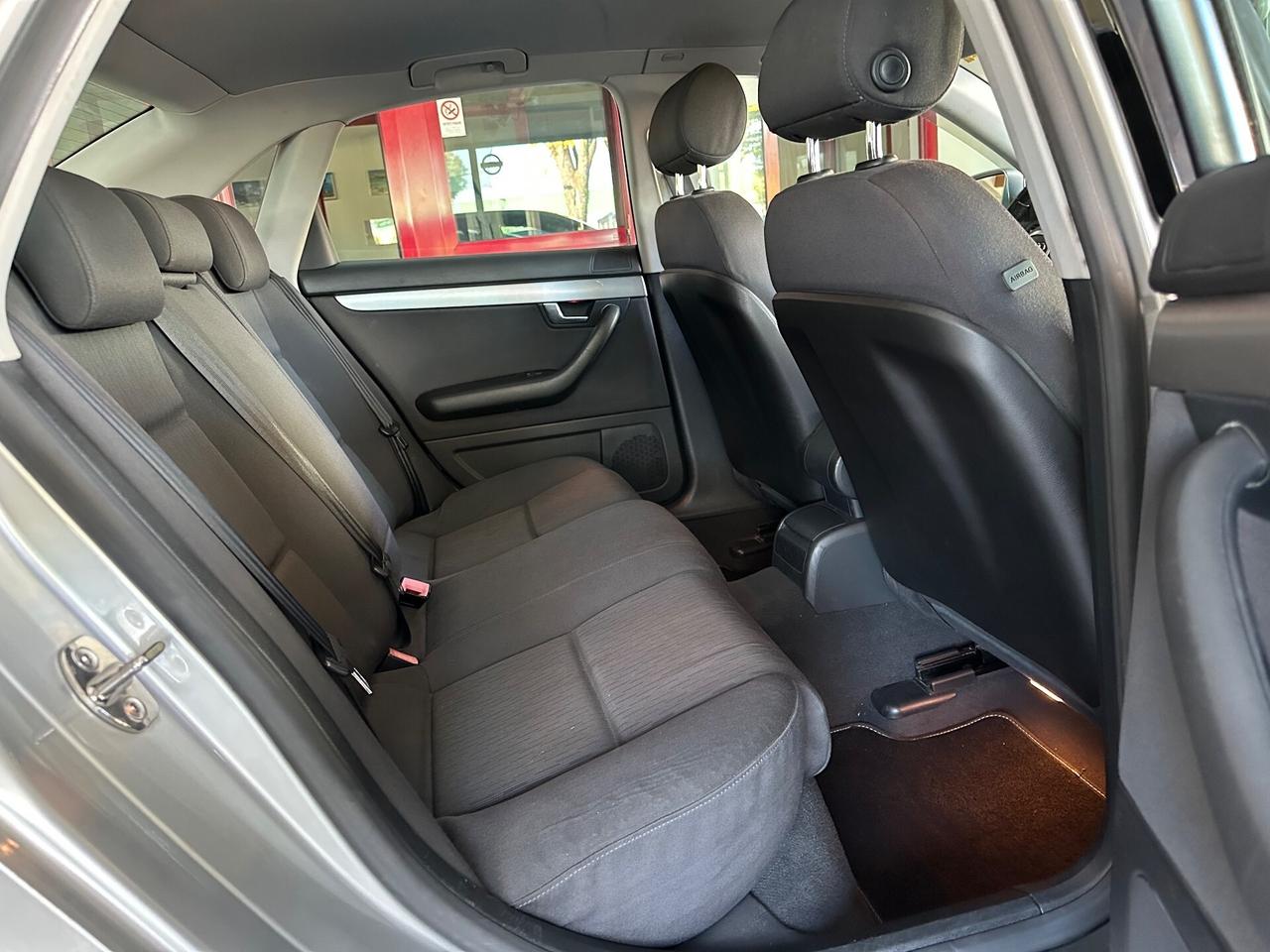 Audi A4 2.0 16V TDI S Line