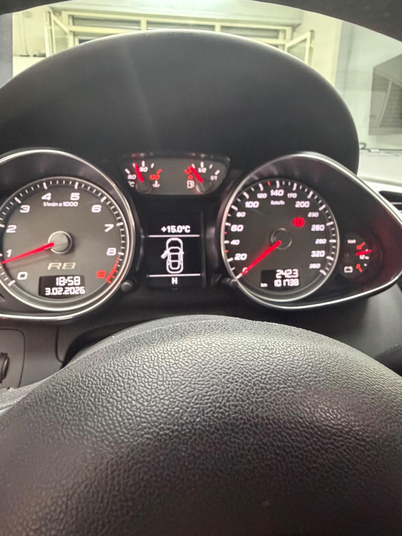 Audi R8 4.2 V8 FSI quattro R tronic