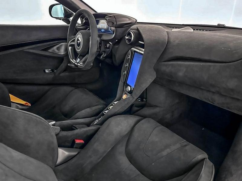 McLaren 750S 4.0 V8 Coupe MY27 - McLaren Milano