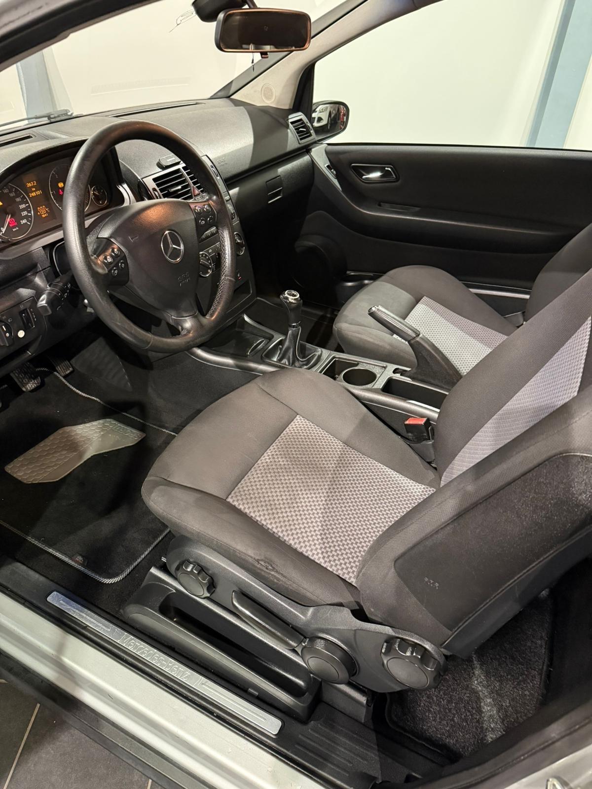 Mercedes A 160 CDI - NEOPATENTATI