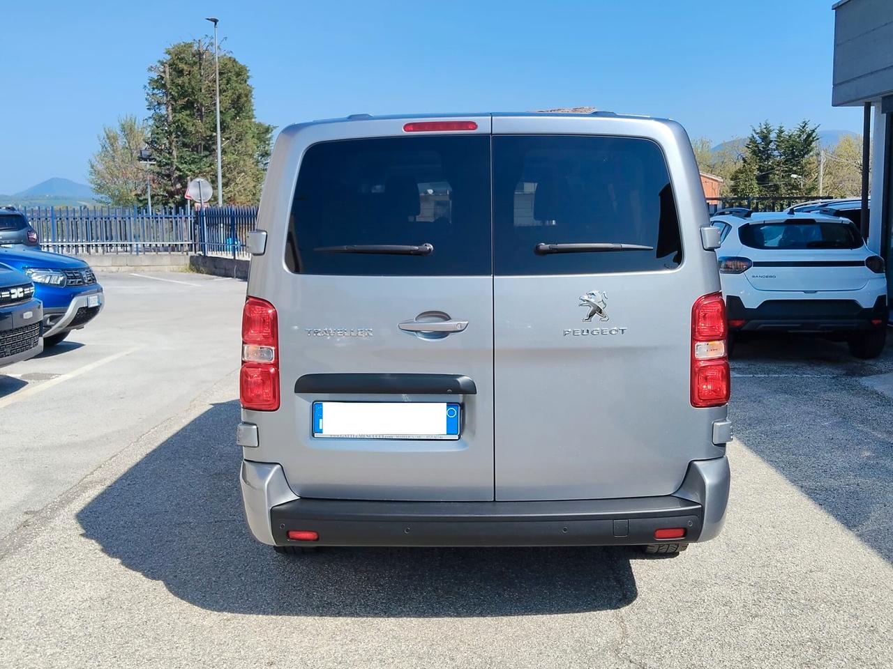 Peugeot Traveller Long Business 120 cv EAT8 9 Posti