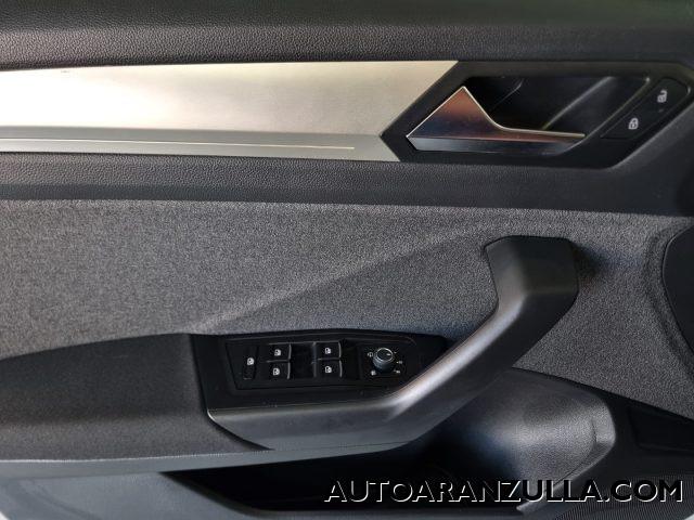 VOLKSWAGEN T-Roc NEW 2.0 Style Move TDI 115CV -Navi-Fari IQ I.Light