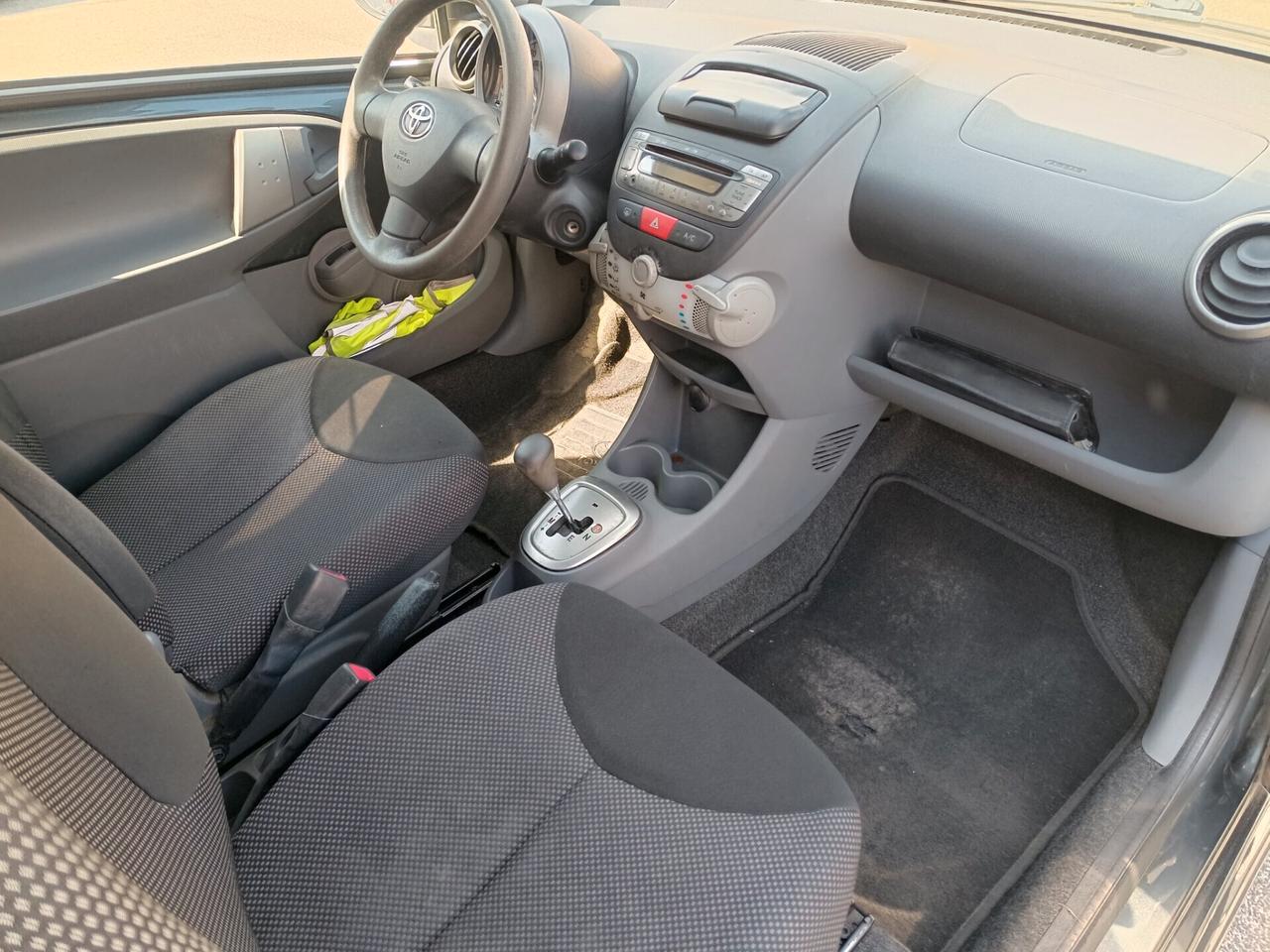 Toyota Aygo 1.0 12V VVT-i 5 porte Lounge Connect MMT
