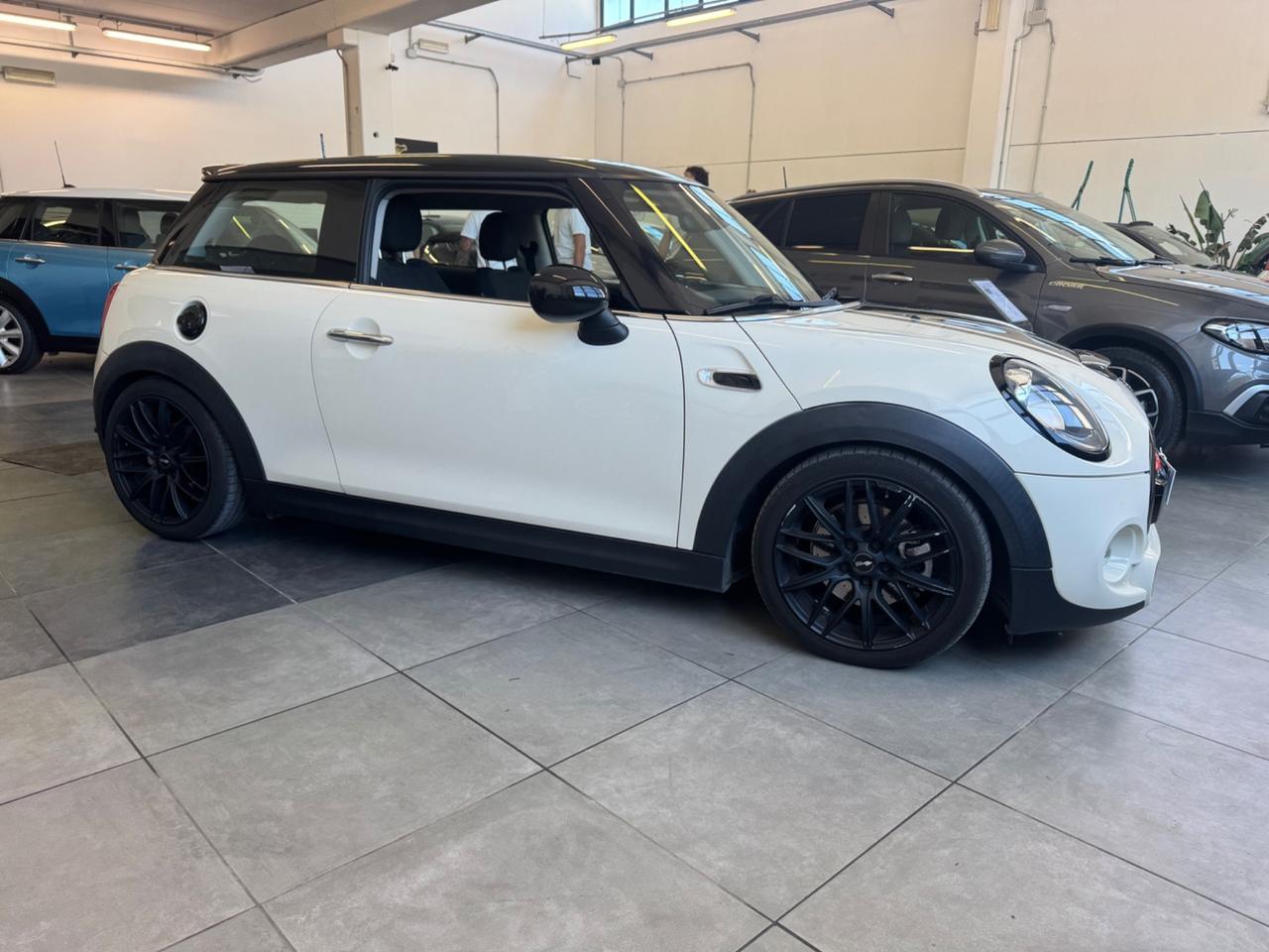 Mini 2.0 Cooper S allestimento JCW