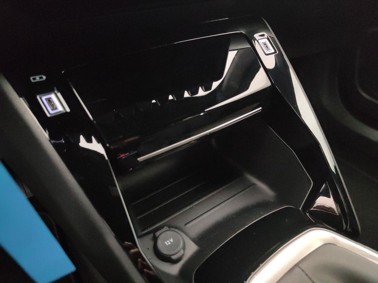 PEUGEOT 2008 II 2023 1.2 PURETECH 100CV ALLURE