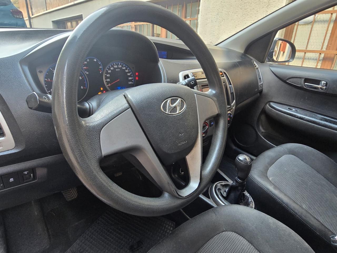 Hyundai i20 1.1 CRDi 5p. Sound Edition - Doppio treno di gomme