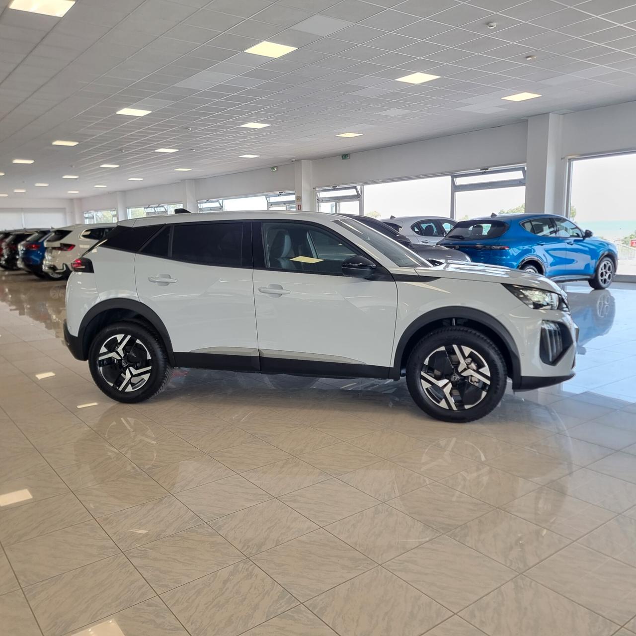 PEUGEOT 2008 ALLURE 1.2 145cv Hybrid e-DCS6 cambio automatico